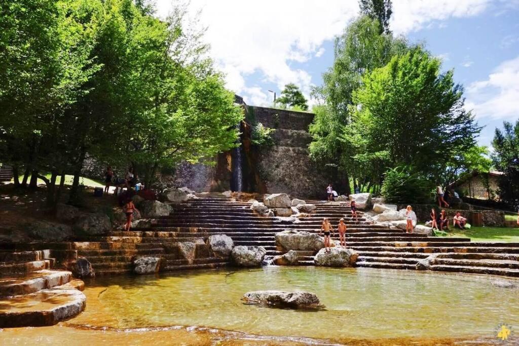 Maison Suspendue Avec Jacuzzi Privatif Pont-en-Royans Εξωτερικό φωτογραφία