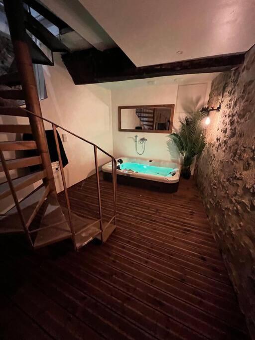 Maison Suspendue Avec Jacuzzi Privatif Pont-en-Royans Εξωτερικό φωτογραφία